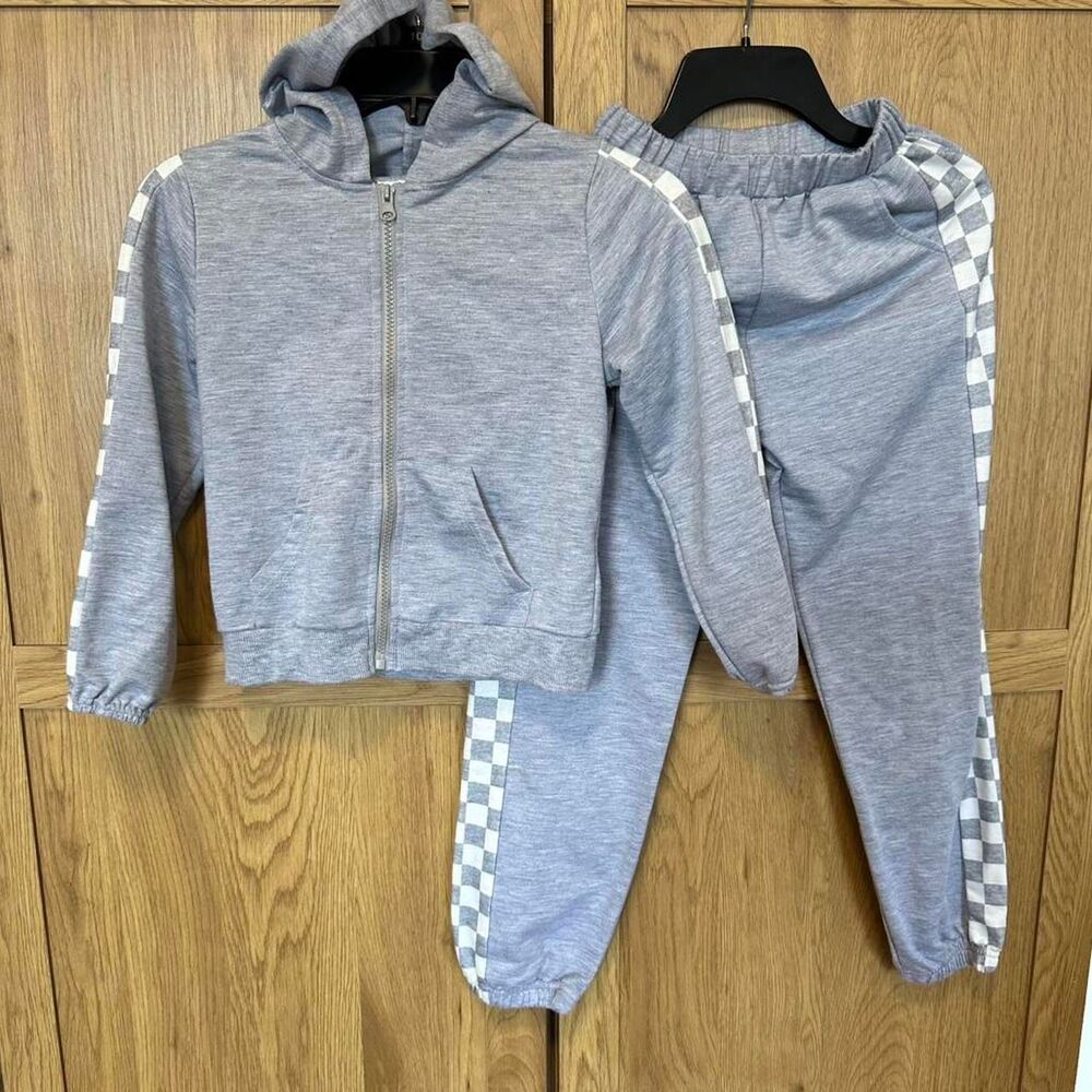 Kids Gray Tracksuit Hoodie Jogger Pants Set Size 7-8 Runs Small 5-6 years